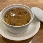 Kouhaku - フォアグラの茶碗蒸し、色々なキノコの入った和風餡掛け（380円）
