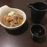 Kafe Dainingu Neko Ya - 日本酒とお通しでもつ煮