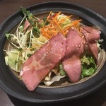 Kafe Dainingu Neko Ya - ローストビーフサラダ