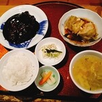 月居 - 一湯三菜定食1500円　ロールキャベツ&鰈のフリット黒酢餡掛け炒め