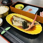 お食事処 八兆 - 鰯の煮付け御膳