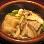 赤坂 渡なべ - 鯛と茸の小鍋
