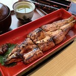 Tabakoya - 【うなぎ蒲焼定食 2,250円】うなぎは有頭の丸一匹