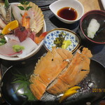 天草 海鮮蔵 - てんこ盛り海鮮丼＋ウチワエビ付セット
