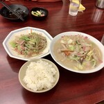 佐賀ラーメン 喰道楽 - やさいラーメン(680円)のやさい炒めセット(+270円)