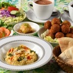 イスラエルカフェ＆レストラン ファラフェルガーデン - 