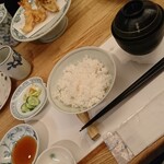 天ぷら新宿つな八 - 定食  天ぷら先出し 海老２尾・舞茸   ご飯・お味噌汁・お付けもの