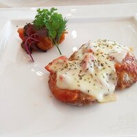 レオーネ・マルチアーノ - 仔羊のオーブン焼き　モッツァレラチーズとトマトソース（2019.11）