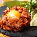 牛一筋 - ローストビーフユッケ