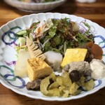 博多水炊き タケウチ - ◆ランチセットに付く「サラダ」・・サラダと言ってもお野菜だけでなく、数種類のお惣菜が盛り合わされボリュームがありますね。