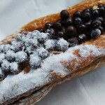 メゾン ムラタ - ミルフィーユ 220円 税込
      パイ生地  カスタードとパールショコラ
      サックサクのパイ生地
      