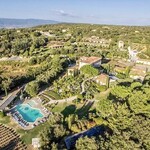 La Bastide de Capelongue - 空から見た「Capelongue」の全貌