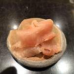 鮨みなと - ブリの生ハム。燻製したものをスライスしてもらい。