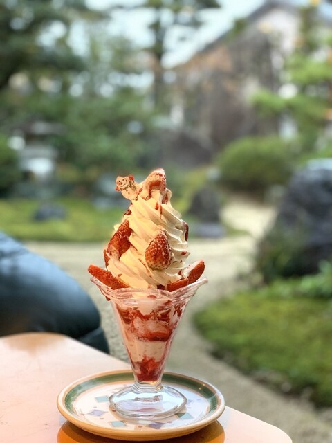 いちごパフェ！』by aオヤジ : ギオン シグマ - 中川原/喫茶店