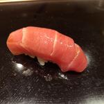 鮨みなと - マグロの中トロ。大間産220kg
