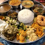 あちゃーる - おかずたっぷりでご飯一杯では足りません！あー、お腹いっぱい！