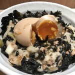 燕三条 豊潤亭 - のり茶めしにスープと味玉を投入