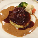 ビストロ茶葉蘭 - 牛ほほ肉の赤ワイン煮