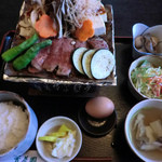 郷土料理　芳花園 - 飛騨牛の朴葉みそ