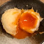 和食堂 穰（ゆたか） - 半熟卵を崩すと中からトロトロの黄身です