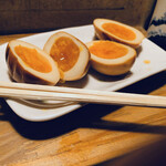 立ち飲み 泡 - 燻製たまご