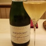 道人 - お酒①エグリ・ウーリエ・プルミエ・クリュ・ヴィーニュ・ド・ヴリニィ・ブリュト・NV(シャンパーニュ、フランス)
      葡萄品種:ピノ・ムニエ100%