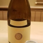 道人 - お酒③新政　Colors　生成 2018 -Ecru-生酛純米
      米品種:あきた酒こまち100%、精米歩合: 65%
      シャンパーニュのチェイサーで新政。(*´∀`)