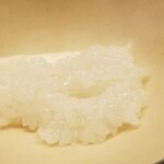 道人 - ⑬ご飯(滋賀県産夢ごこち)
      煮えばなは水分が多く芯も感じます。
      しかし蒸らすと調度良い硬さで美味しくついついお代わり。(*´∀`)