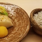 道人 - ⑮香の物、生唐墨、ちりめんじゃこ、削り立て鰹節
      ご飯のお供達も妥協無く、それぞれの素材感をしっかりと味わえます。