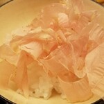 道人 - ⑮香の物、生唐墨、ちりめんじゃこ、削り立て鰹節
      ご飯のお供達も妥協無く、それぞれの素材感をしっかりと味わえます。