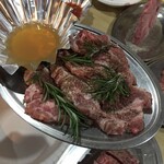 焼肉 はせ川 - ラム肉　私は食べなかったですが、臭みが全くないらしい。