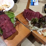 焼肉 はせ川 - シャトーブリアン馬刺し　１ｃｍ厚さのカツオのたたきのような馬刺し、本当に美味しかったです。