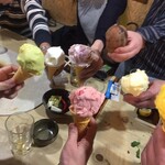 焼肉 はせ川 - 〆はサービスのアイスで！是認違う種類♪