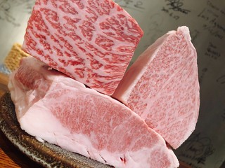 天平 - 枝肉から仕入れるから肉質抜群！