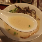 まるきんラーメン - 白まるのスープ