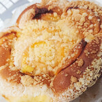 パストプーロ - 料理写真:はなまるパン（カスタード）200円税込