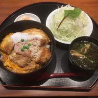 とんかつ まい泉 青山本店 - ロースかつ丼　上蓋を開けた後