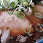 満び - らーめん太麺こってりのチャーシュー