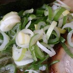 満び - らーめん太麺こってりのネギ