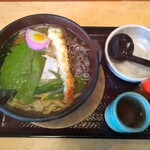 りゅう庵 - 鍋焼きうどん920円(税抜き)