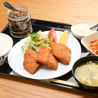 【梅山鉄平食堂】で食事後、【うめのま】でデザートがお得に◎