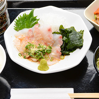 映えるスイーツが揃う姉妹店の和カフェも♪セット利用がオススメ