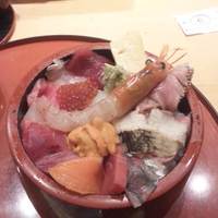 東鮨 新店 - ランチのちらし寿司
