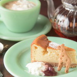 紅茶とクラフト酒のお店 タイフーン - ケーキセット