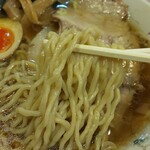 春木屋 - 中華そば¥700の低加水中太縮れ麺(R1.9.16撮影)