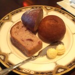 ビストロ シェ・スギ - 自家製パン　3種