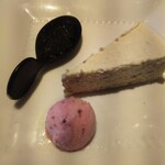 ビストロ シェ・スギ - そら豆とクリームチーズのムースケーキ　他