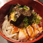 Matsusaka miso yakiniku horumon sakaba sandaimen ikuippachi - 鳥刺し丼