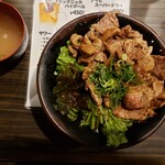 精肉・卸の肉バルSanoso - 炭火焼き牛カルビ丼(肉330g)