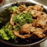 精肉・卸の肉バルSanoso - 炭火焼き牛カルビ丼(肉330g)